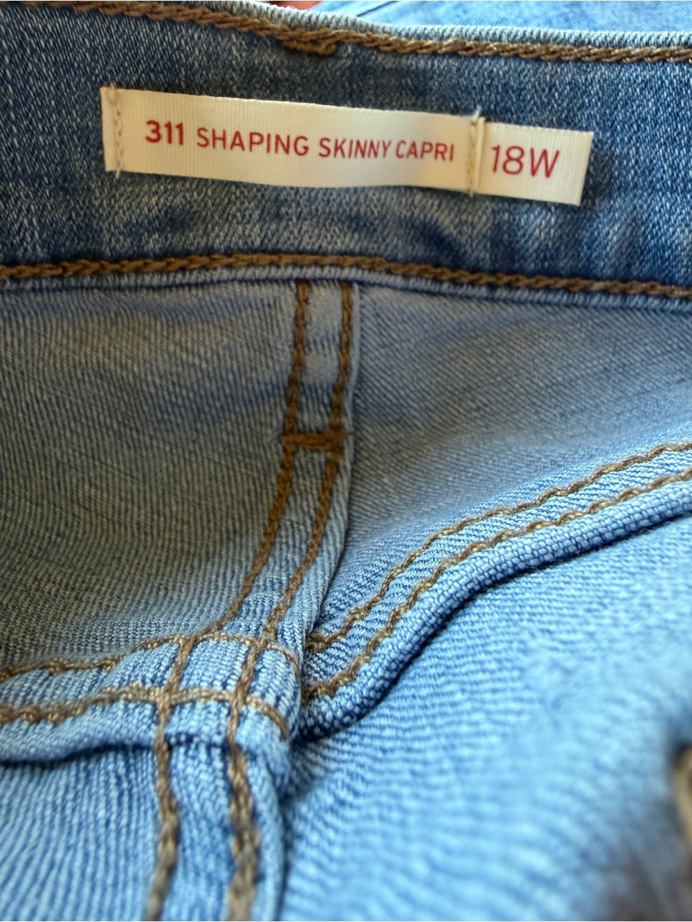 Levi's 311 Shaping Skinny Capri Jeans Mid Rise Tummy Control Light Wash 18W NEW - Picture 11 of 14